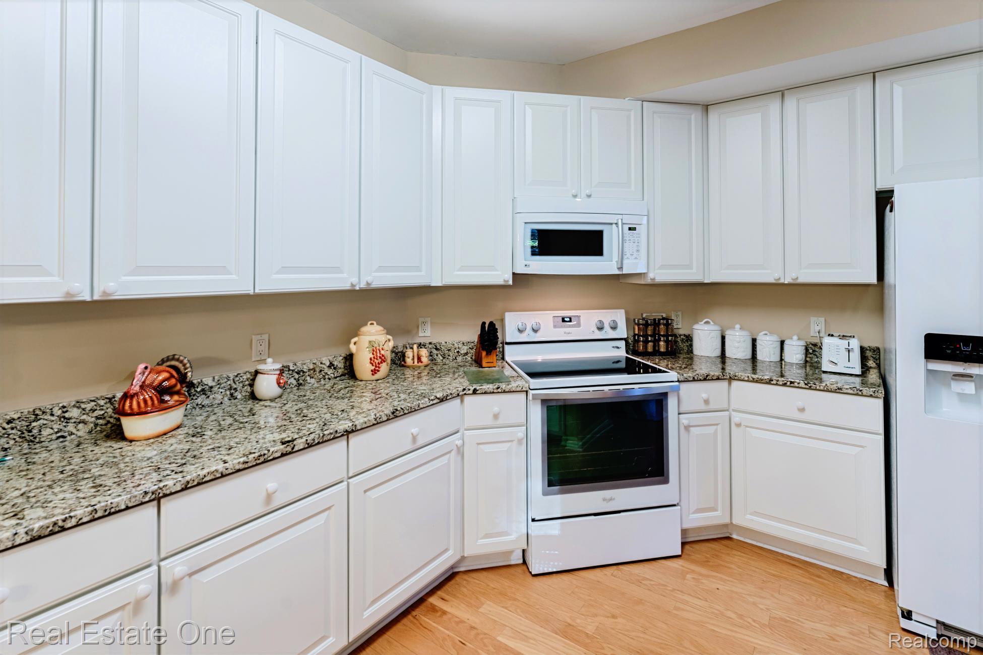 3890 Hillsdale Drive