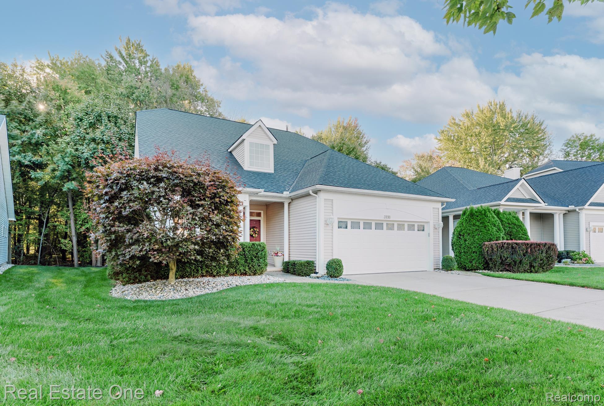 3890 Hillsdale Drive