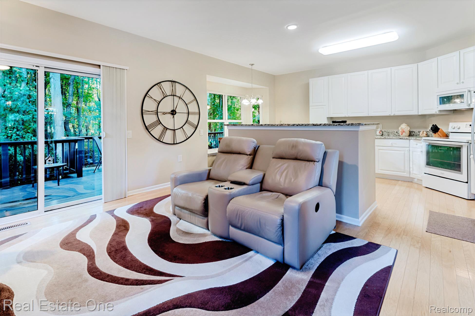 3890 Hillsdale Drive
