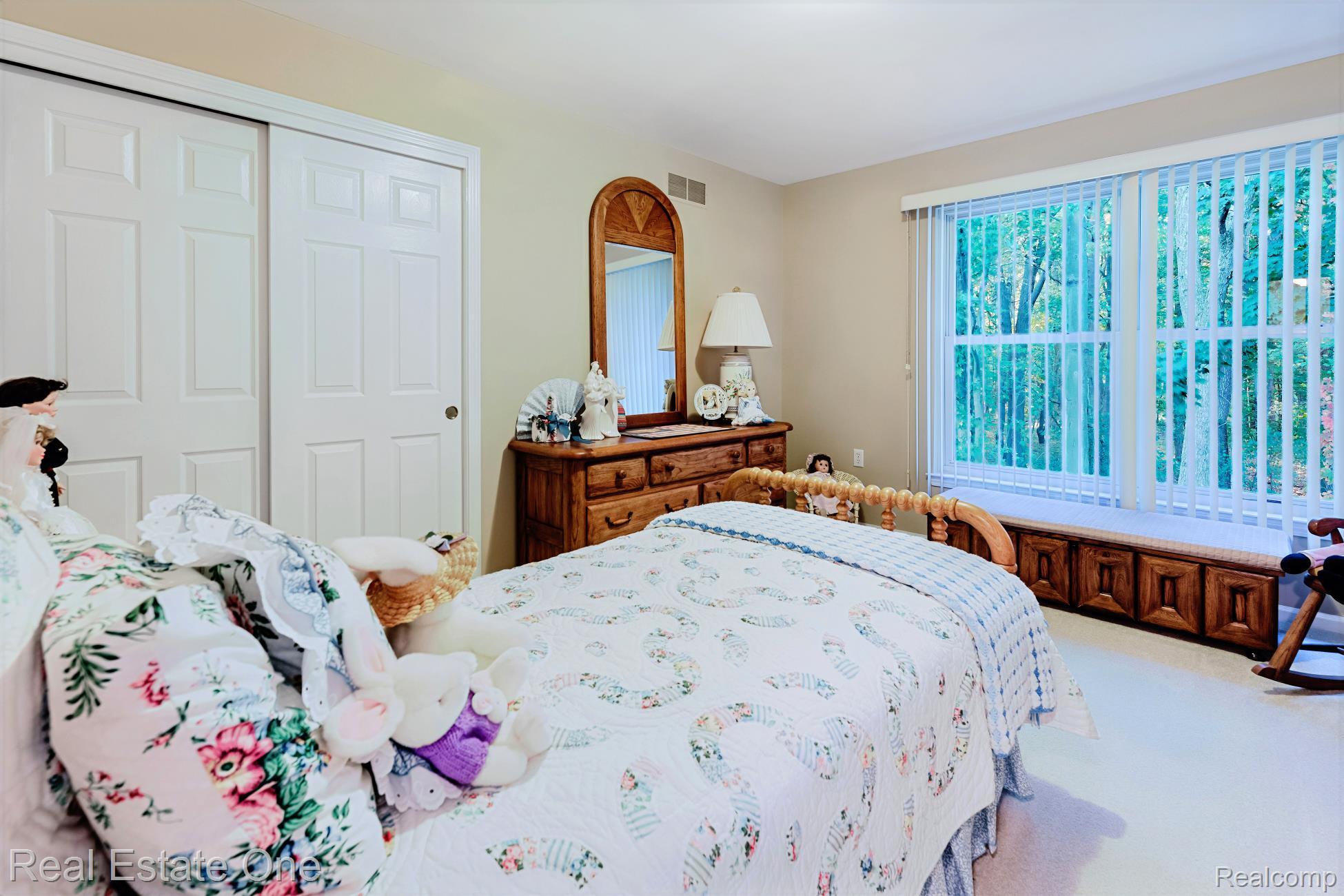 3890 Hillsdale Drive