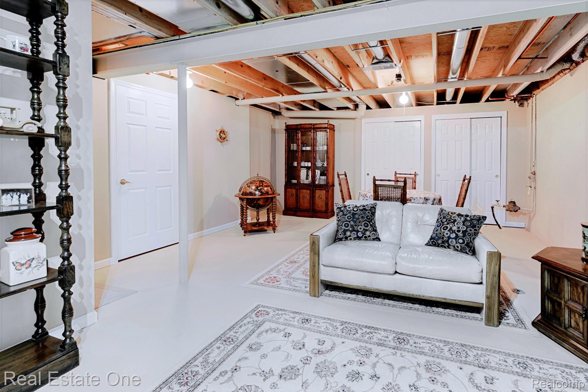 3890 Hillsdale Drive
