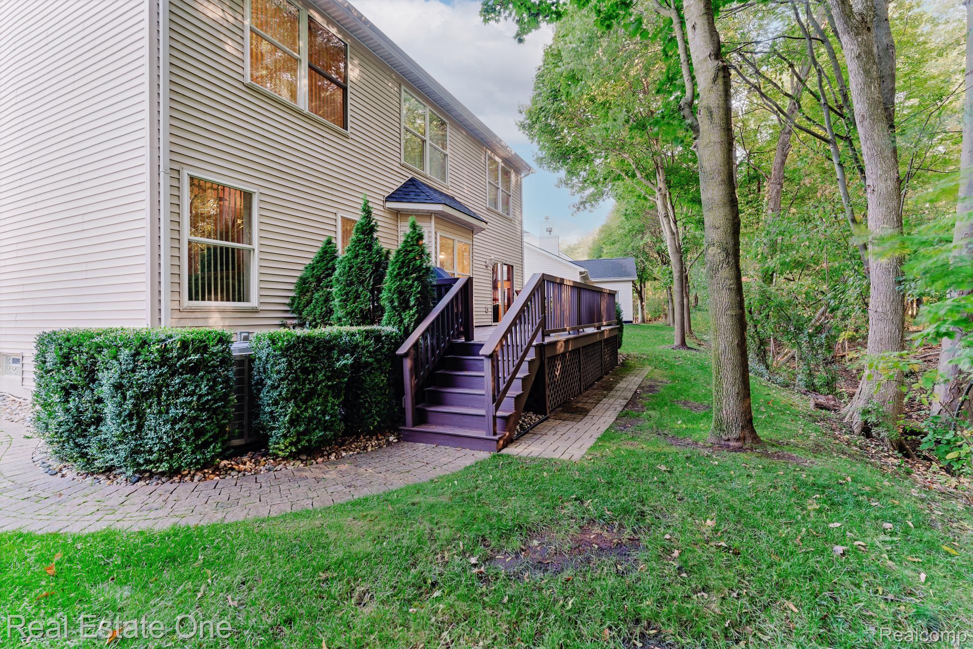 3890 Hillsdale Drive