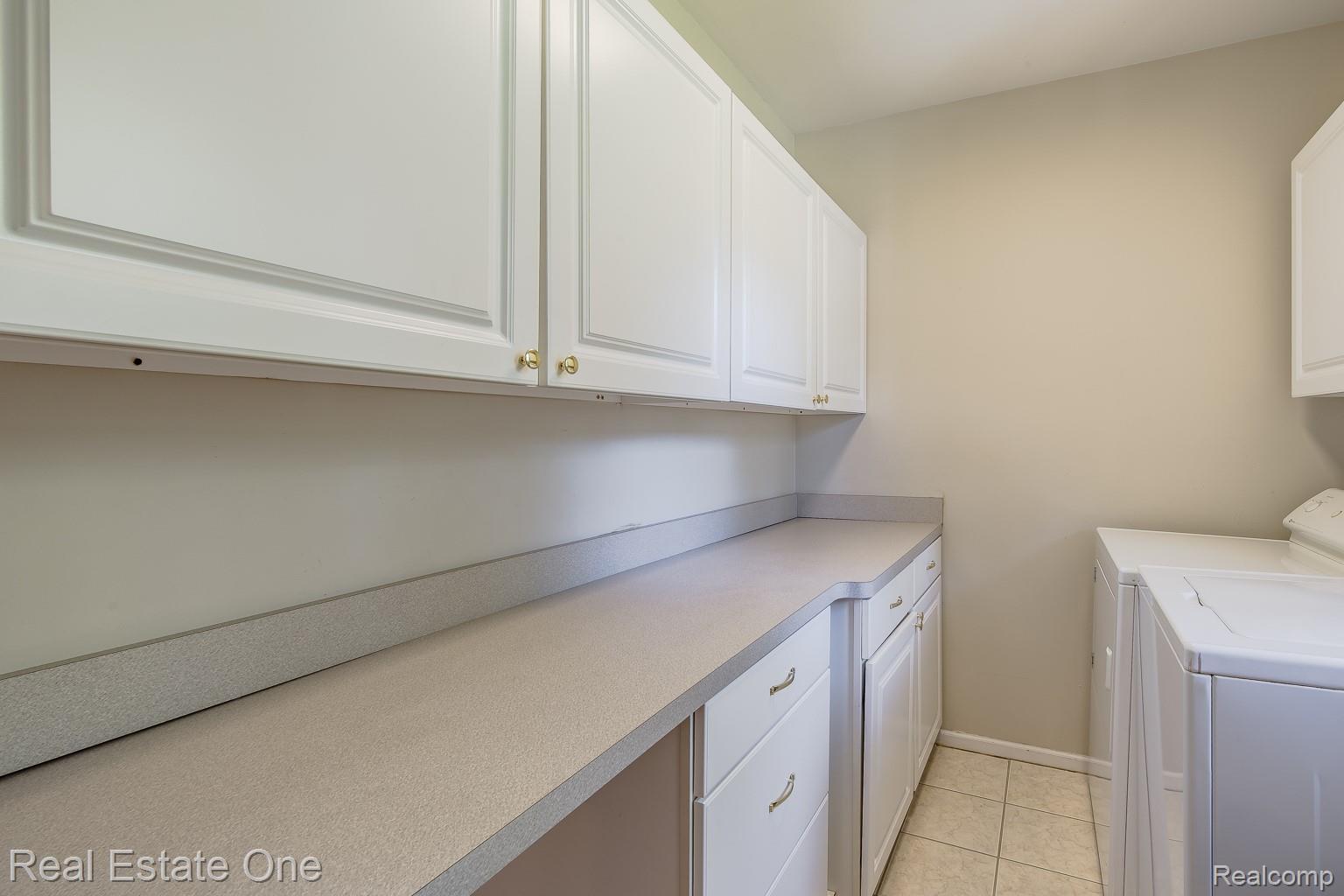 1536 Royal Crescent Street