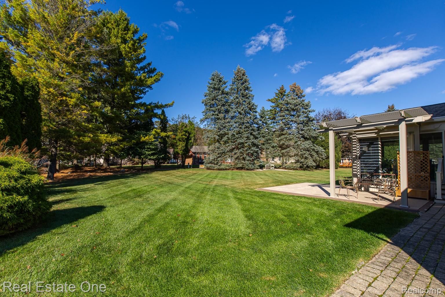 1536 Royal Crescent Street
