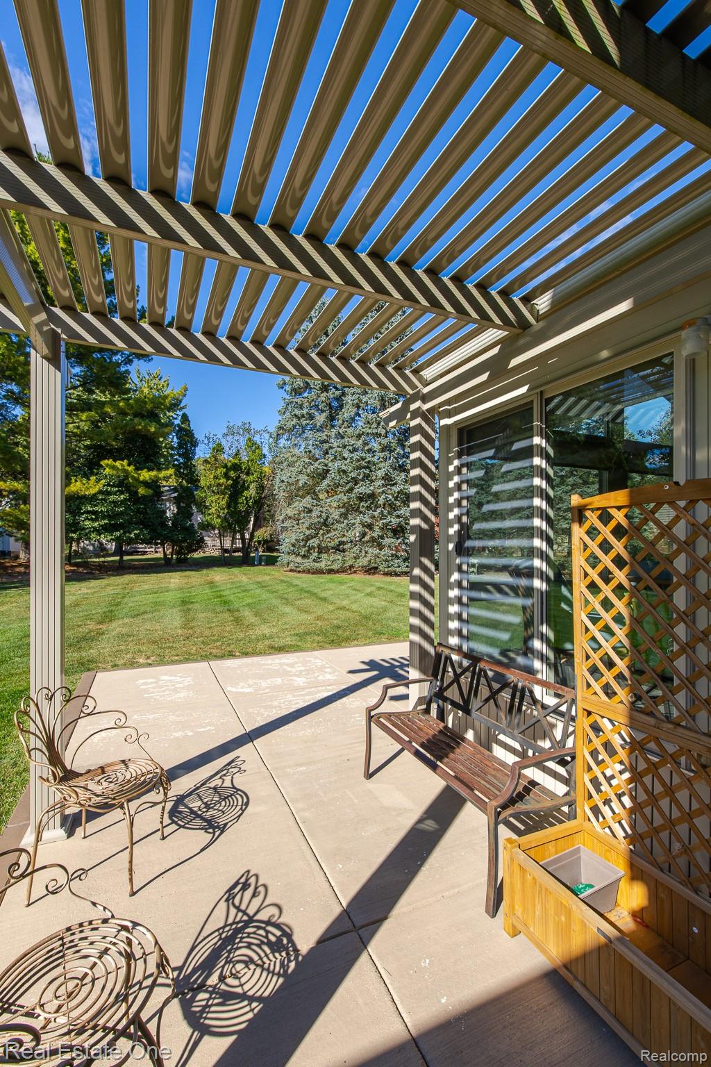1536 Royal Crescent Street