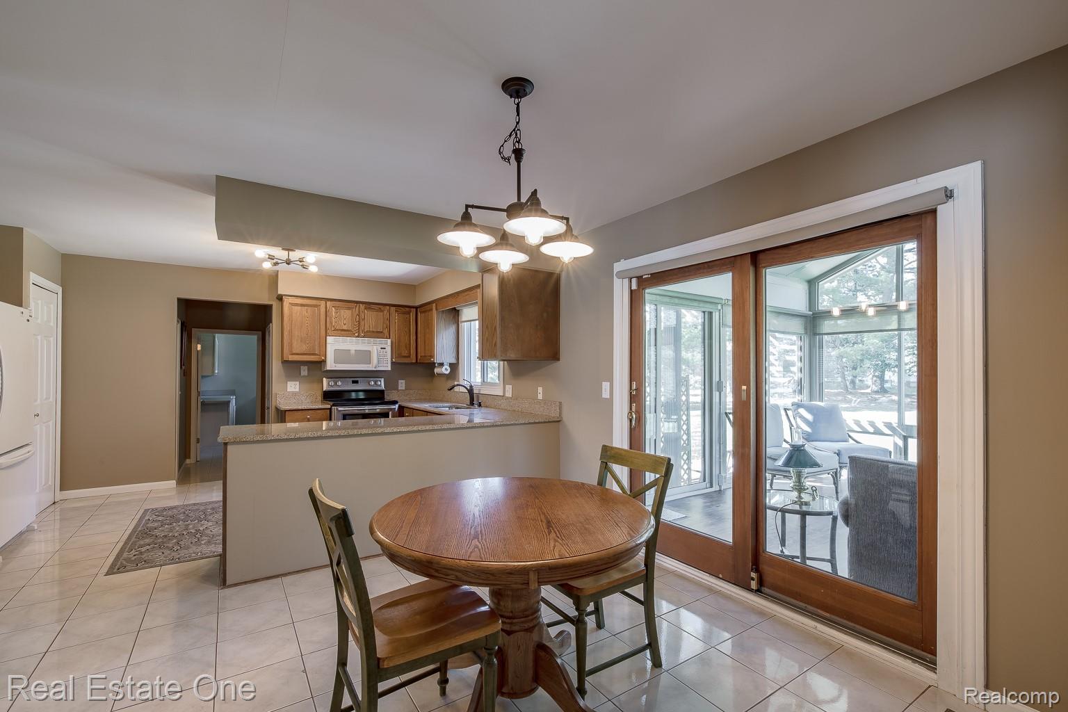1536 Royal Crescent Street