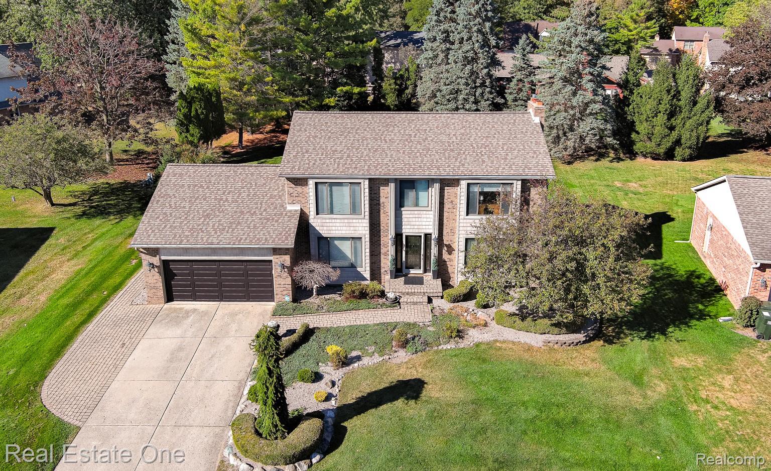 1536 Royal Crescent Street