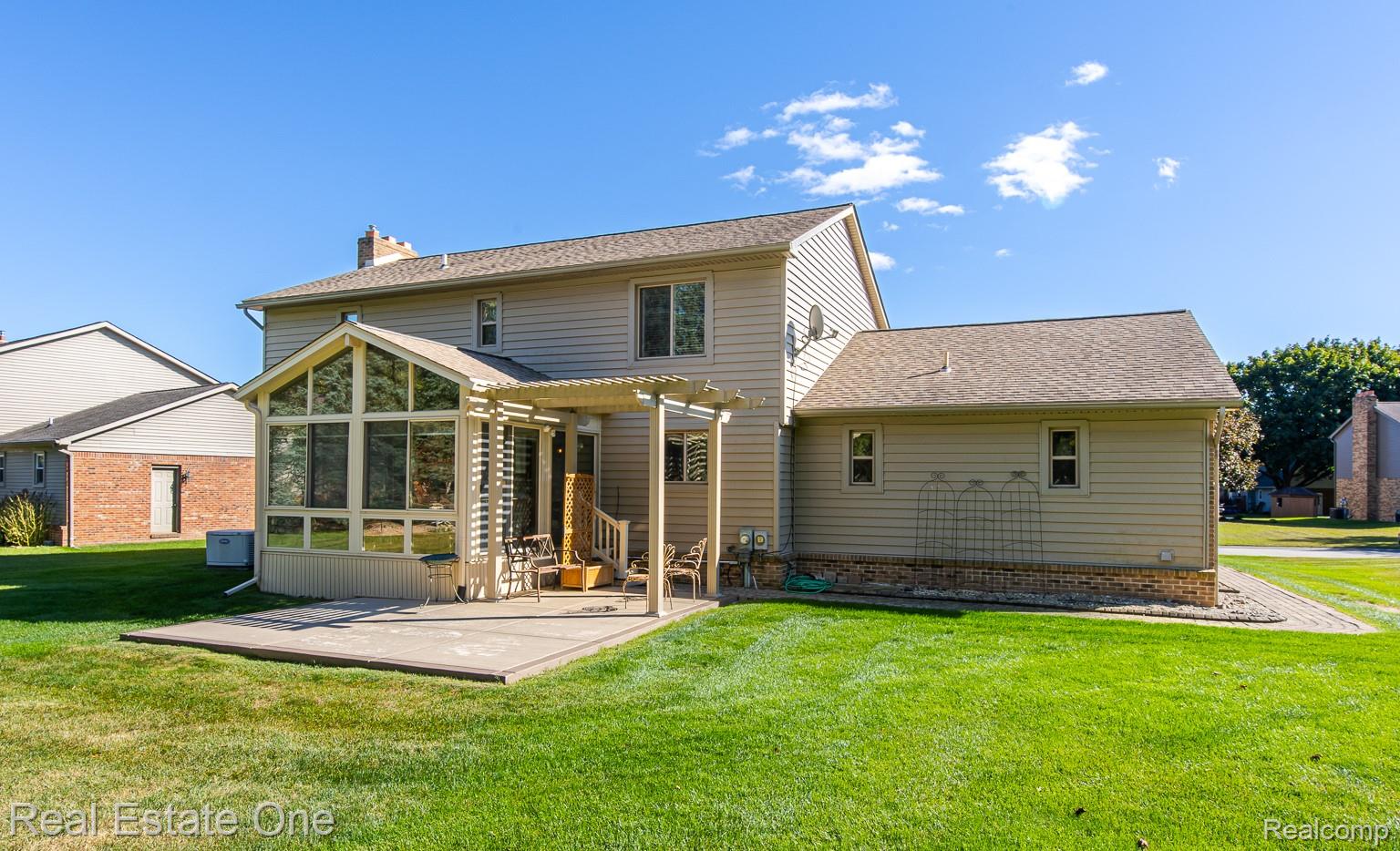 1536 Royal Crescent Street