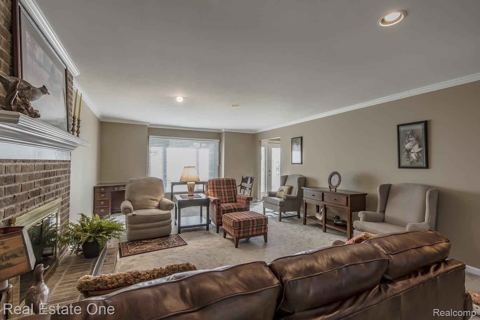 1536 Royal Crescent Street