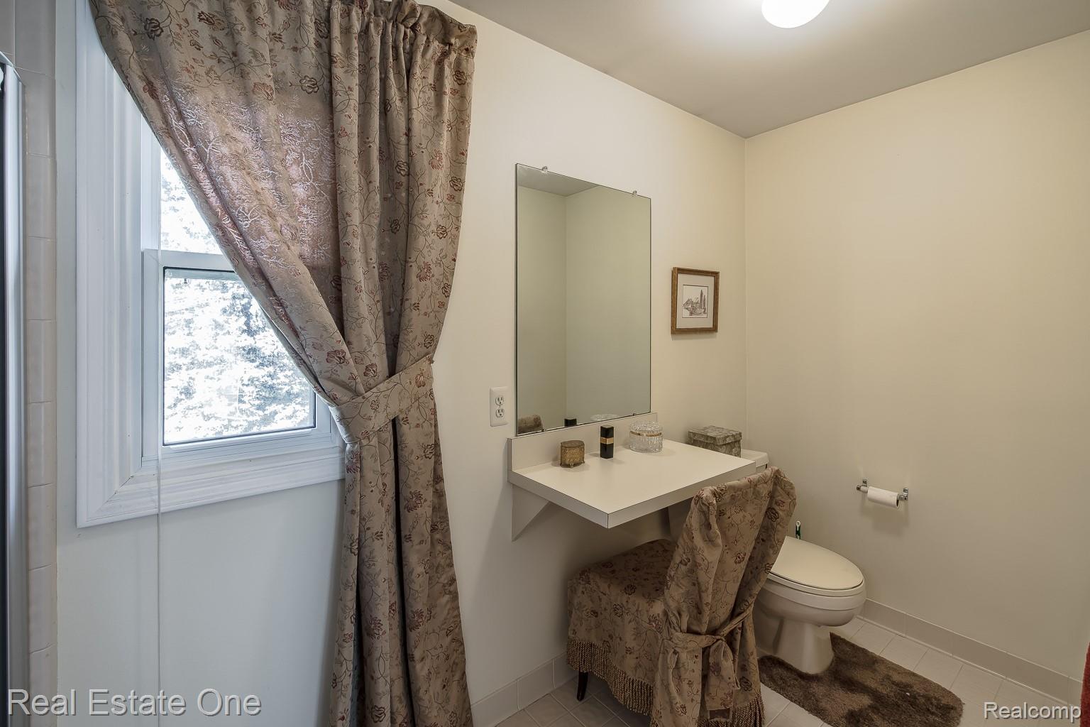 1536 Royal Crescent Street