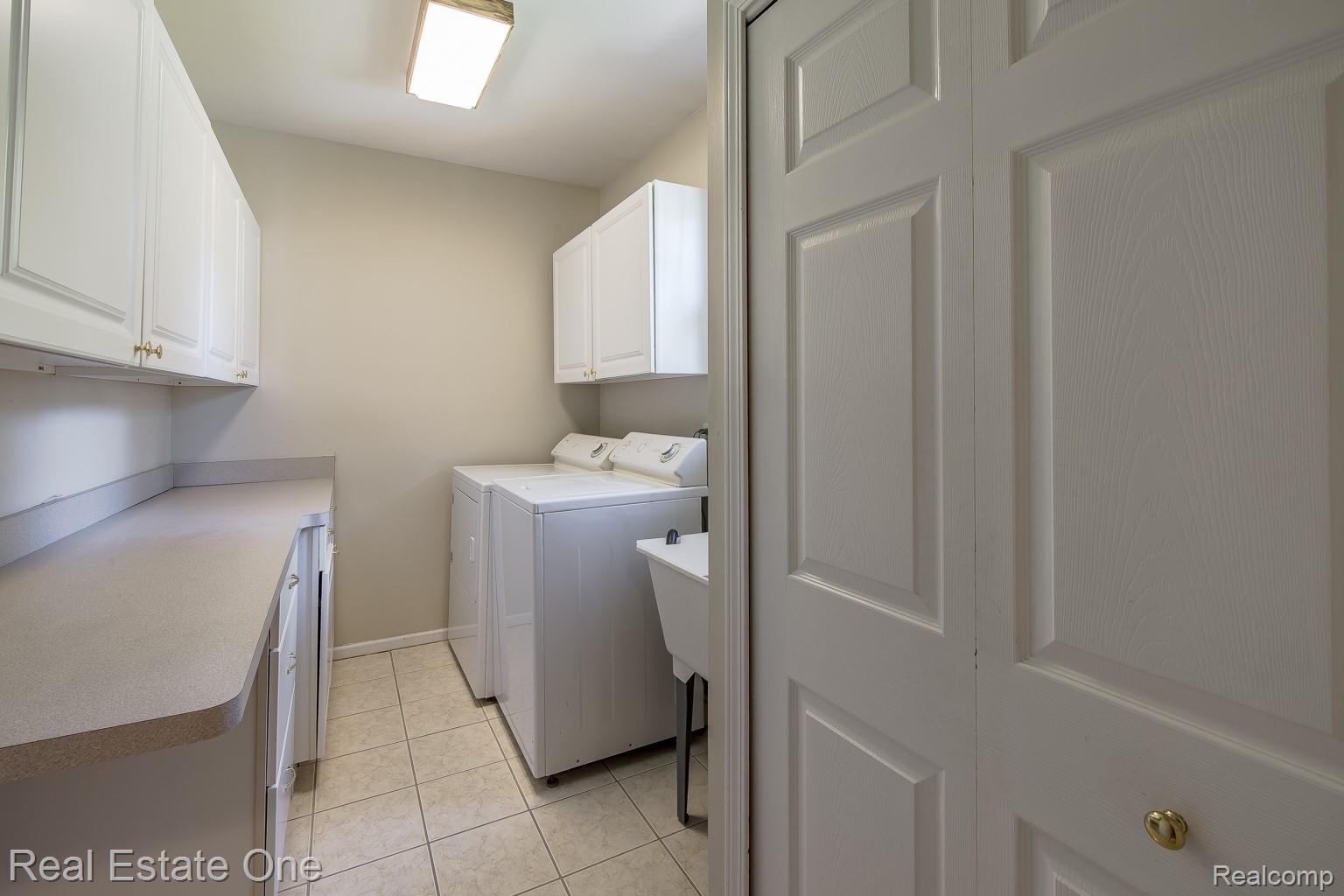 1536 Royal Crescent Street