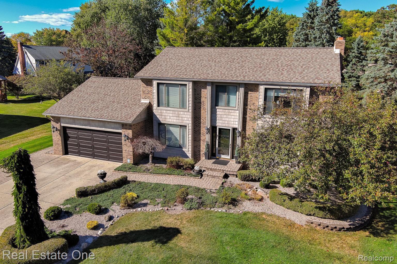 1536 Royal Crescent Street