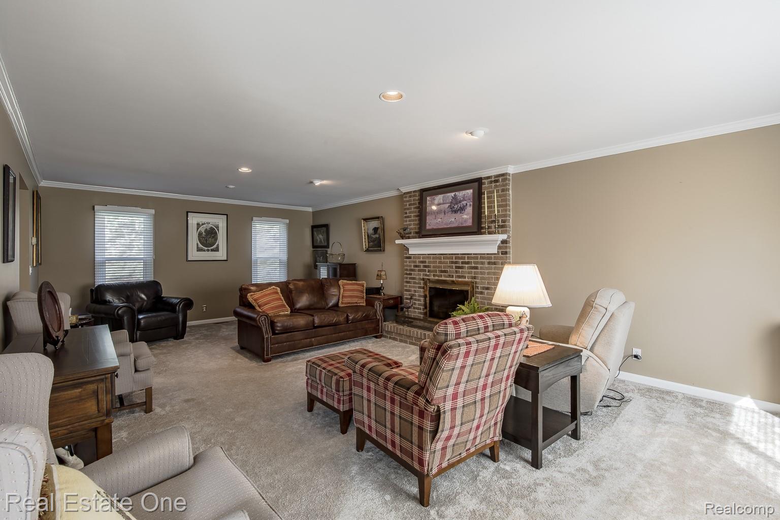 1536 Royal Crescent Street