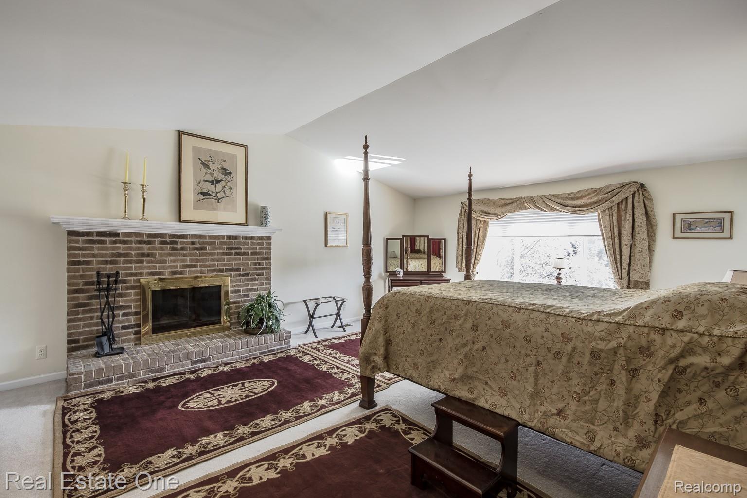 1536 Royal Crescent Street