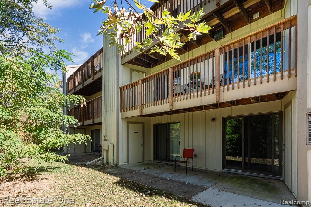 1697 Riverside Drive Unit: 15