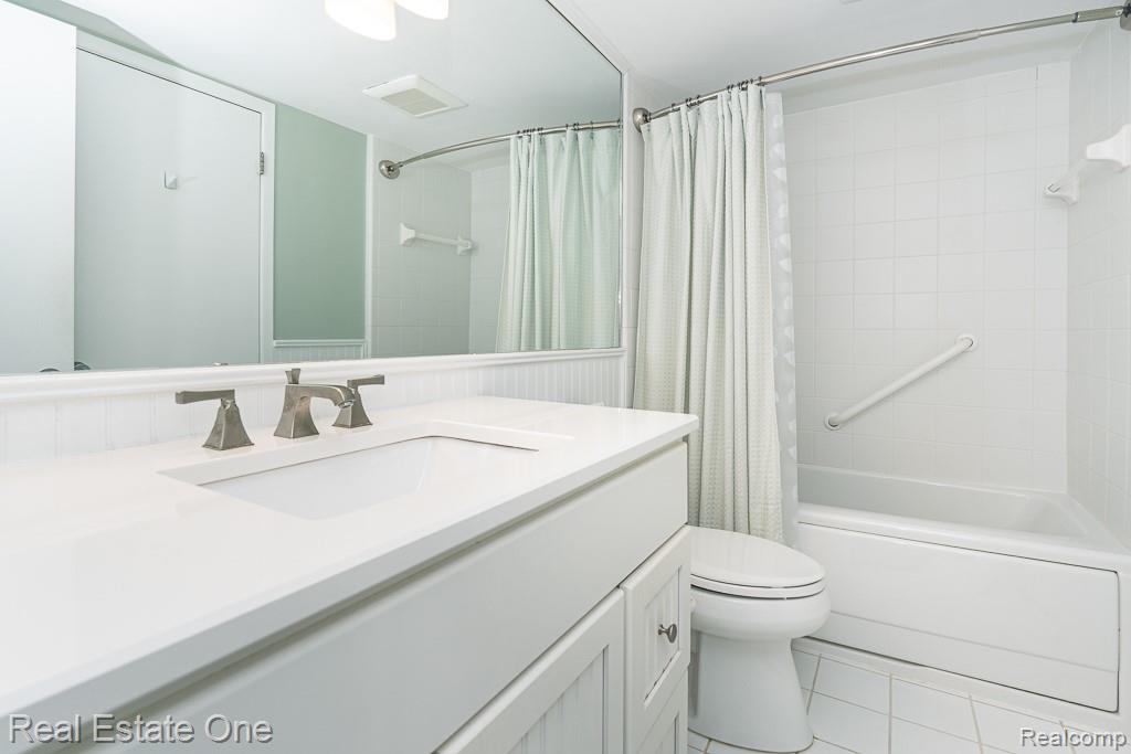1697 Riverside Drive Unit: 15