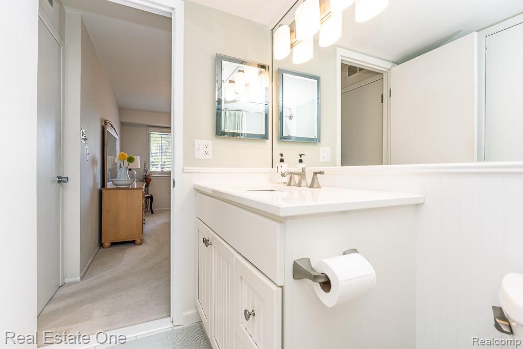 1697 Riverside Drive Unit: 15
