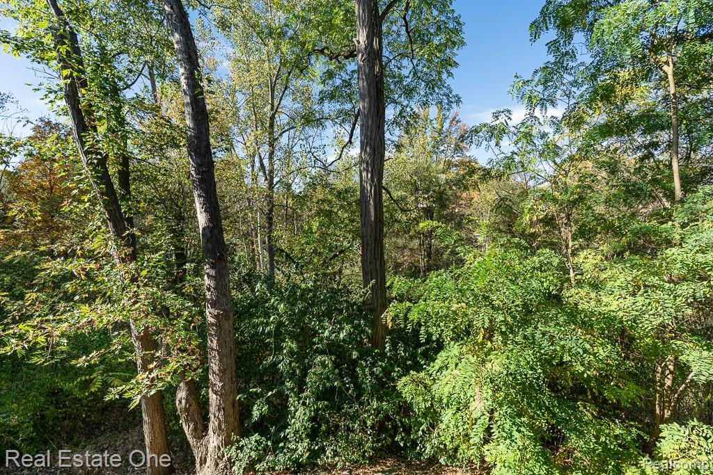 1697 Riverside Drive Unit: 15