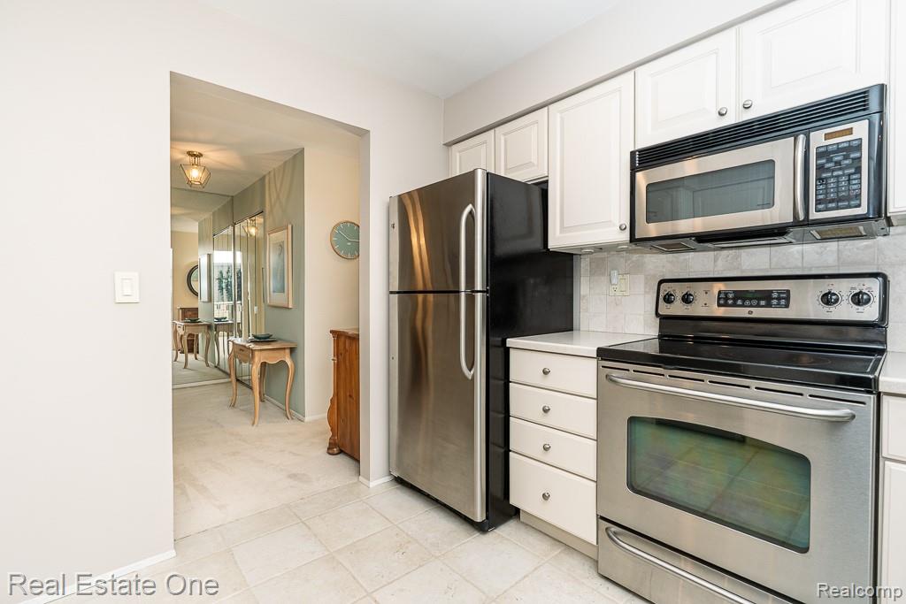 1697 Riverside Drive Unit: 15