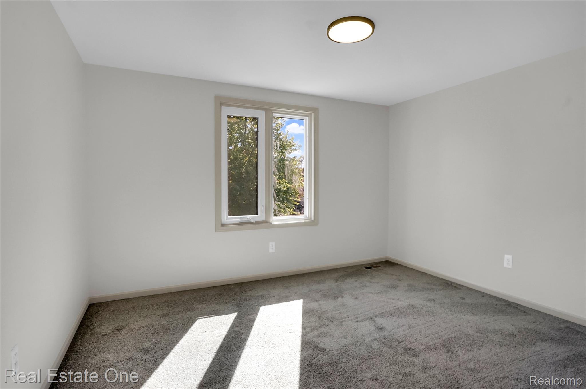 5275 Cheltenham Drive