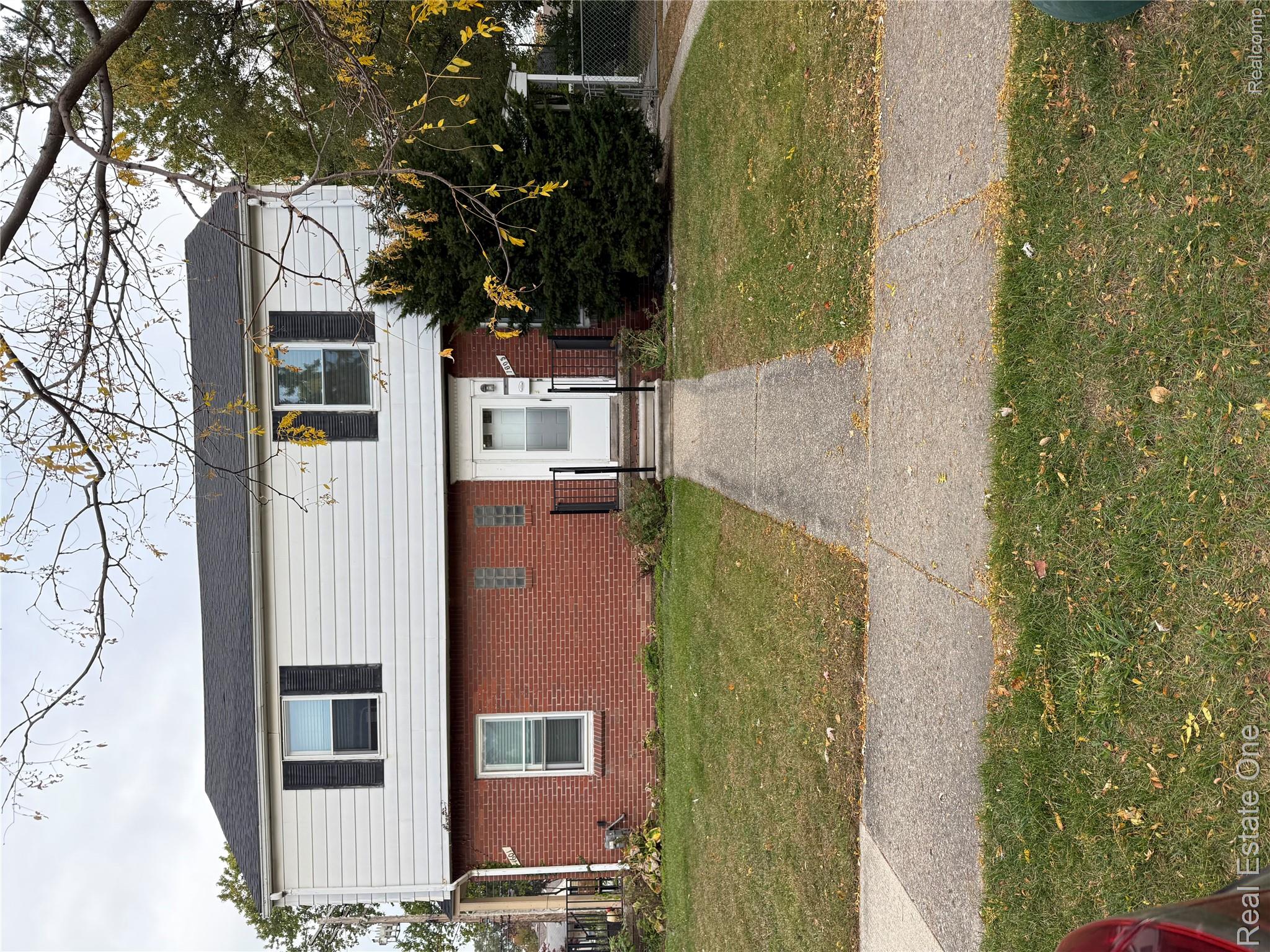 1601 E 4th Street