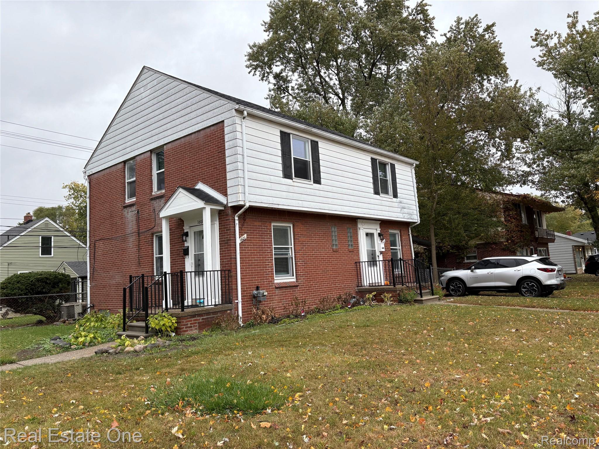 1601 E 4th Street