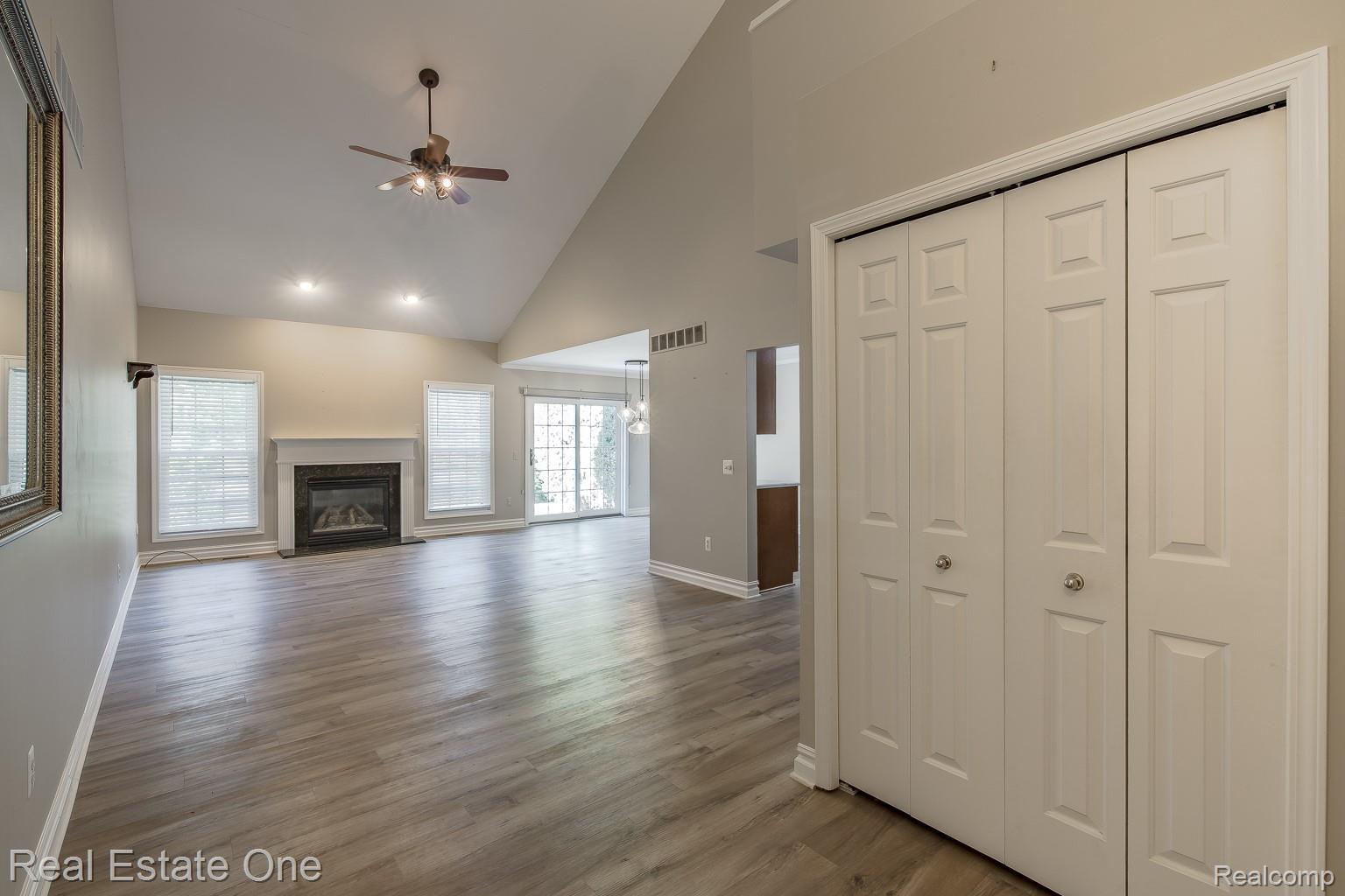 15659 Hunter Grove