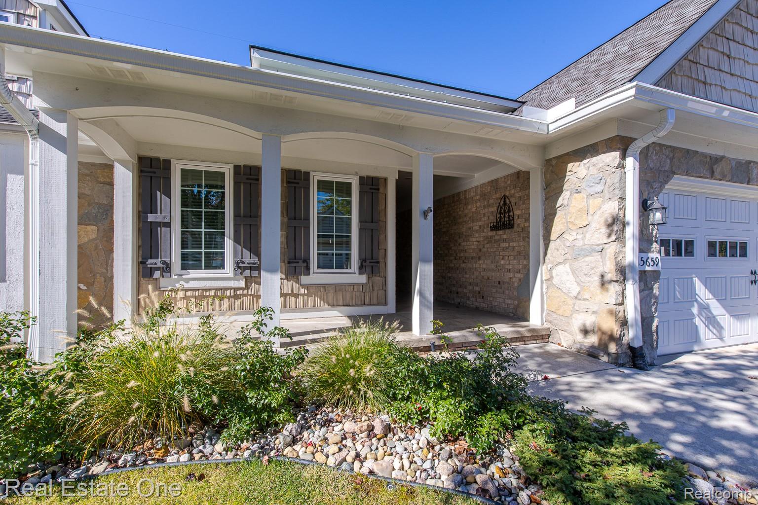15659 Hunter Grove