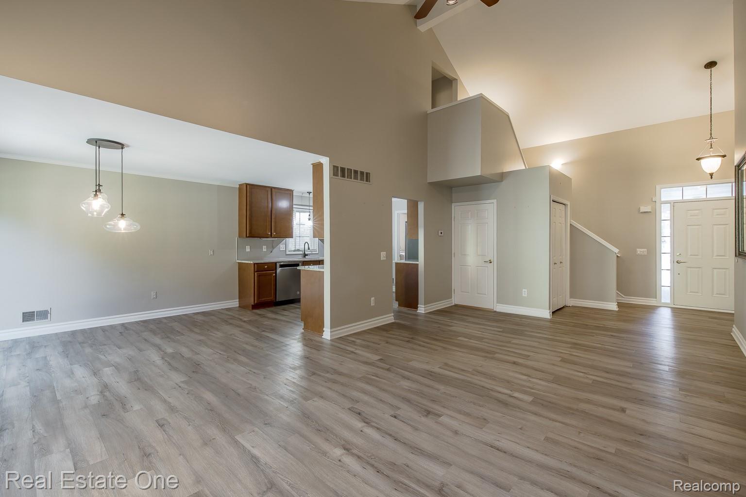 15659 Hunter Grove