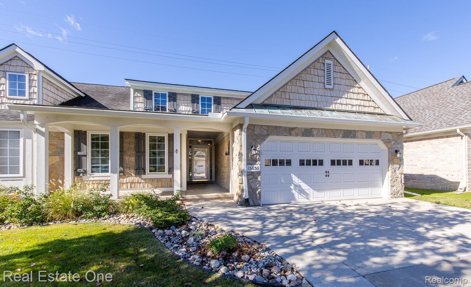 15659 Hunter Grove