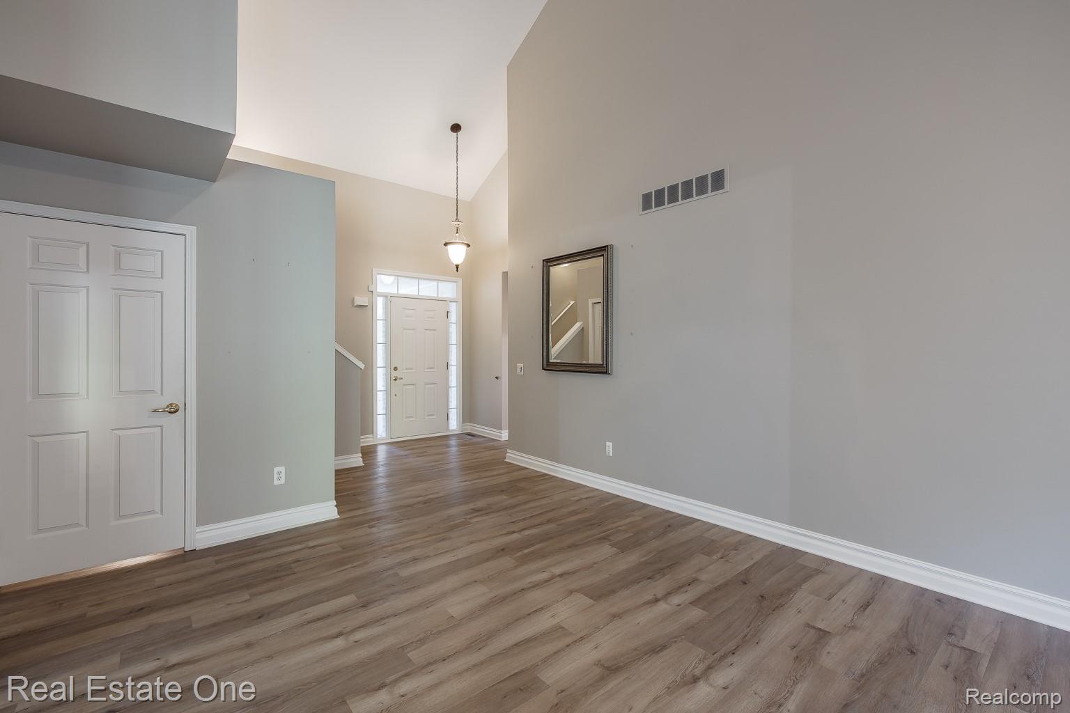 15659 Hunter Grove