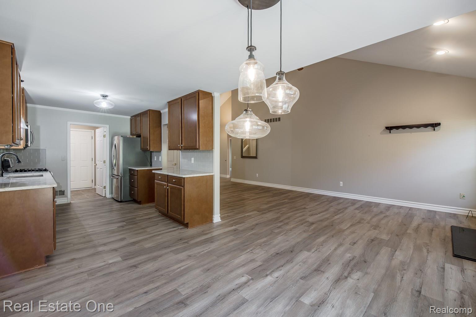 15659 Hunter Grove