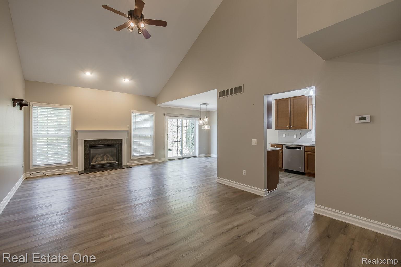 15659 Hunter Grove