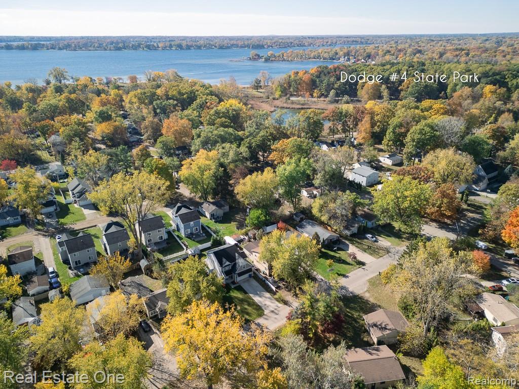1375 Nokomis Way