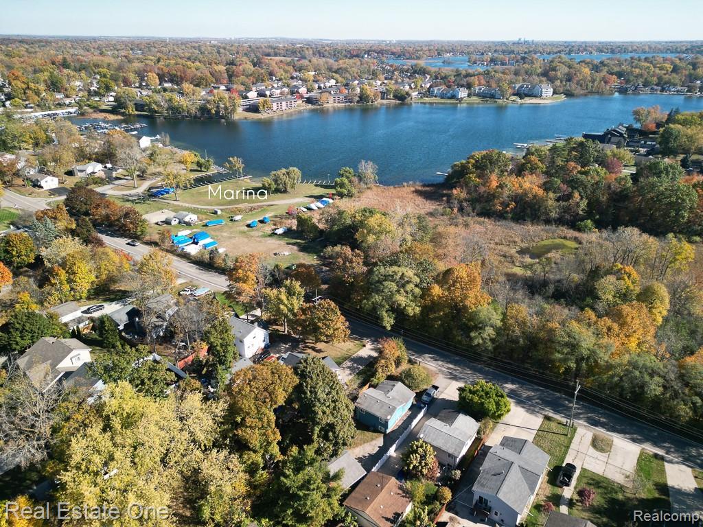 1375 Nokomis Way