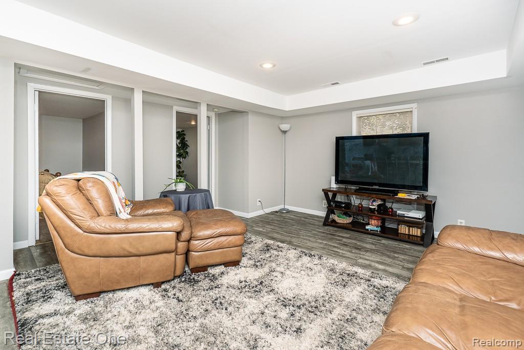 1375 Nokomis Way