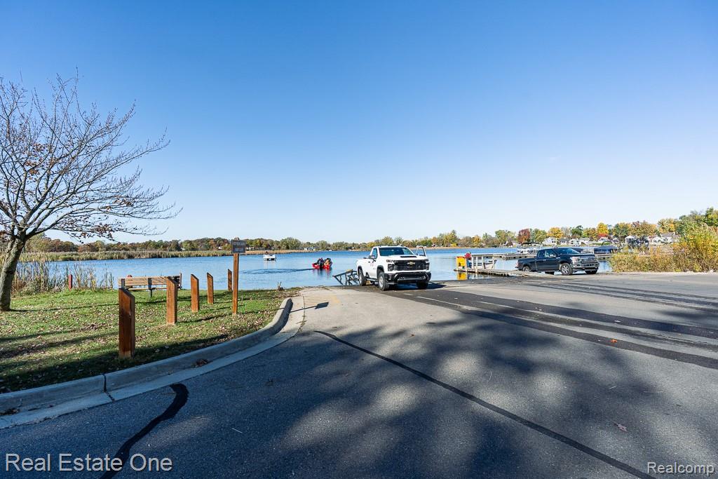 1375 Nokomis Way