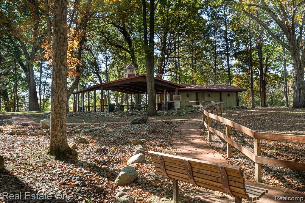 1375 Nokomis Way