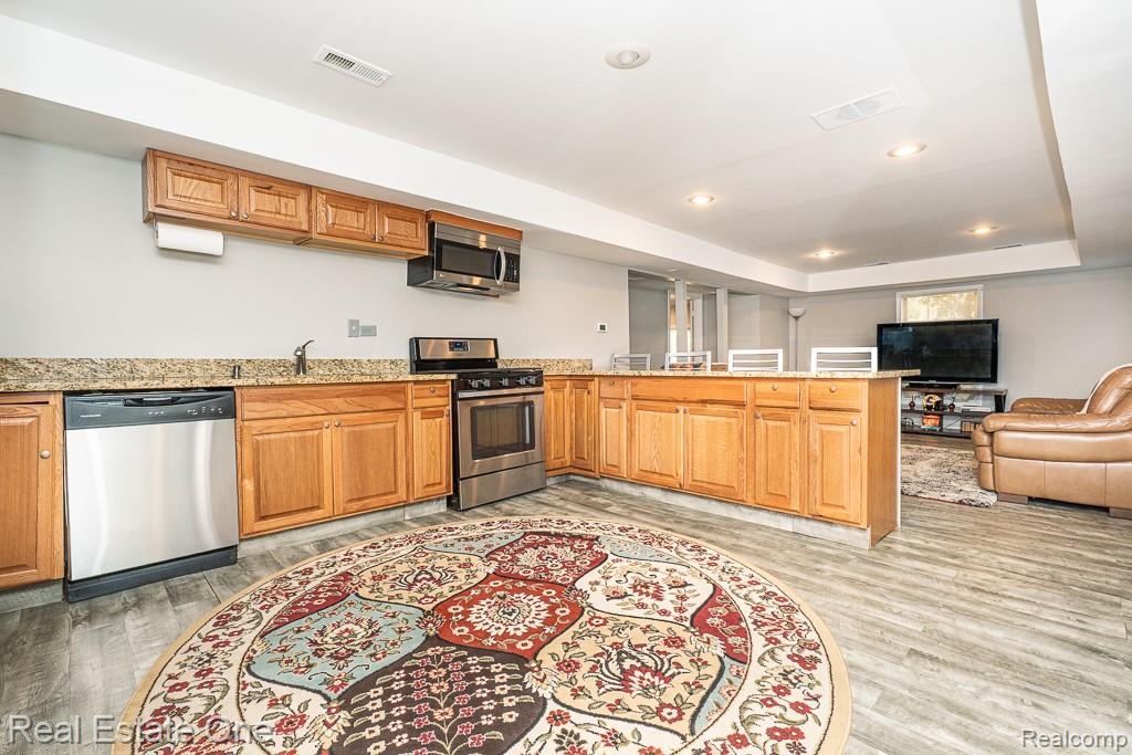1375 Nokomis Way