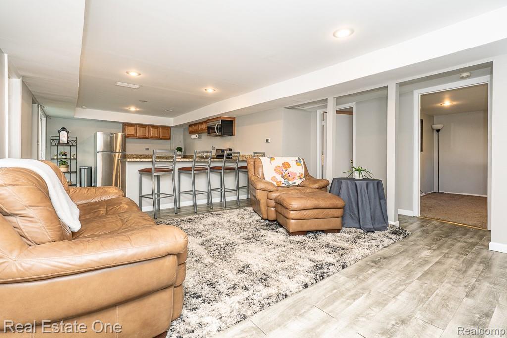 1375 Nokomis Way