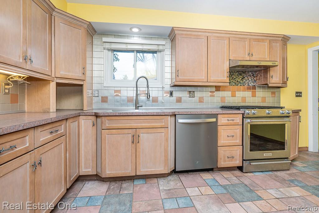 2510 Sunhill Drive