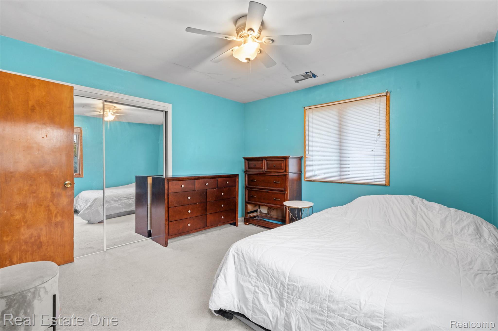 5122 Elizabeth Lane