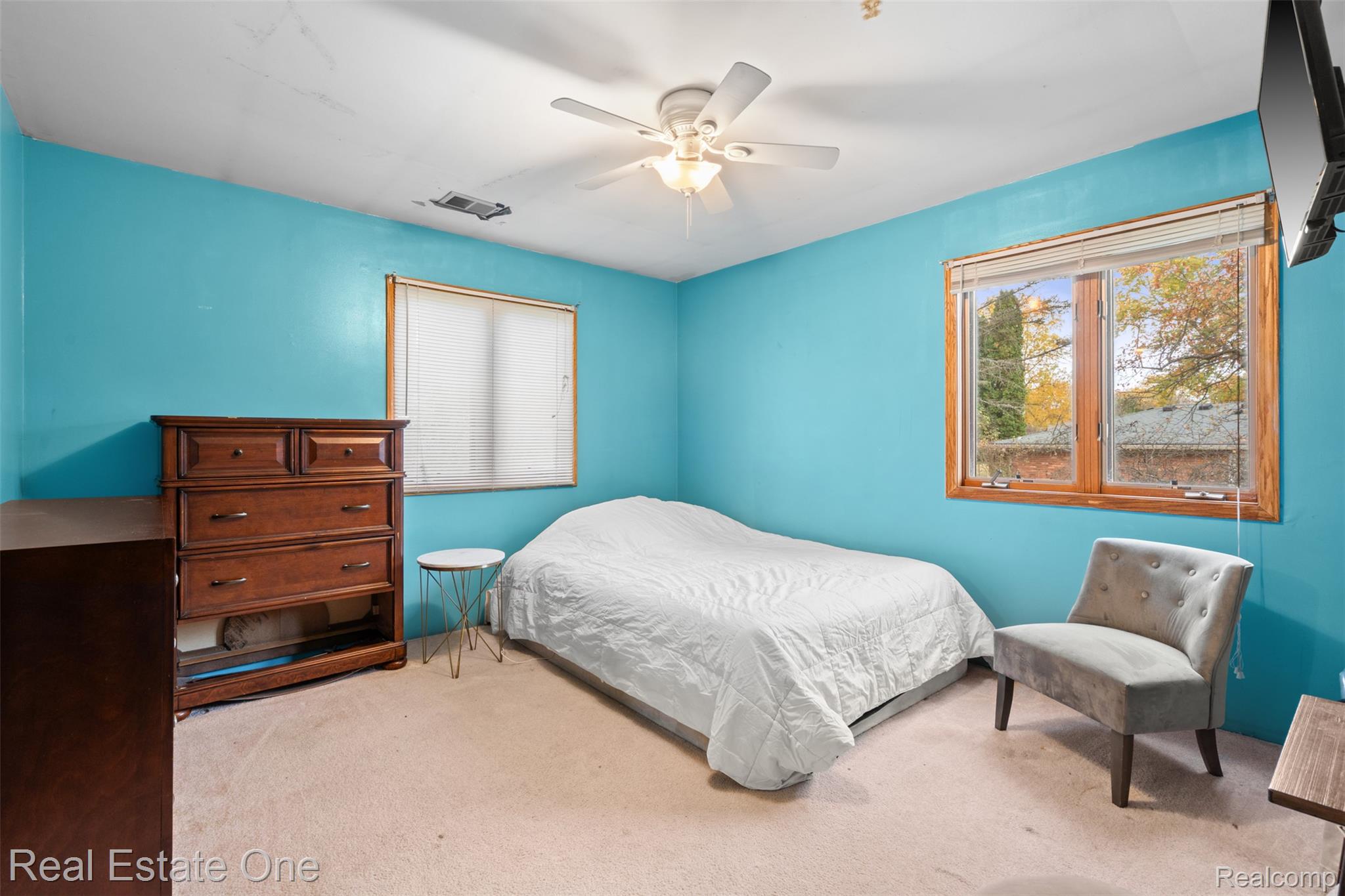 5122 Elizabeth Lane
