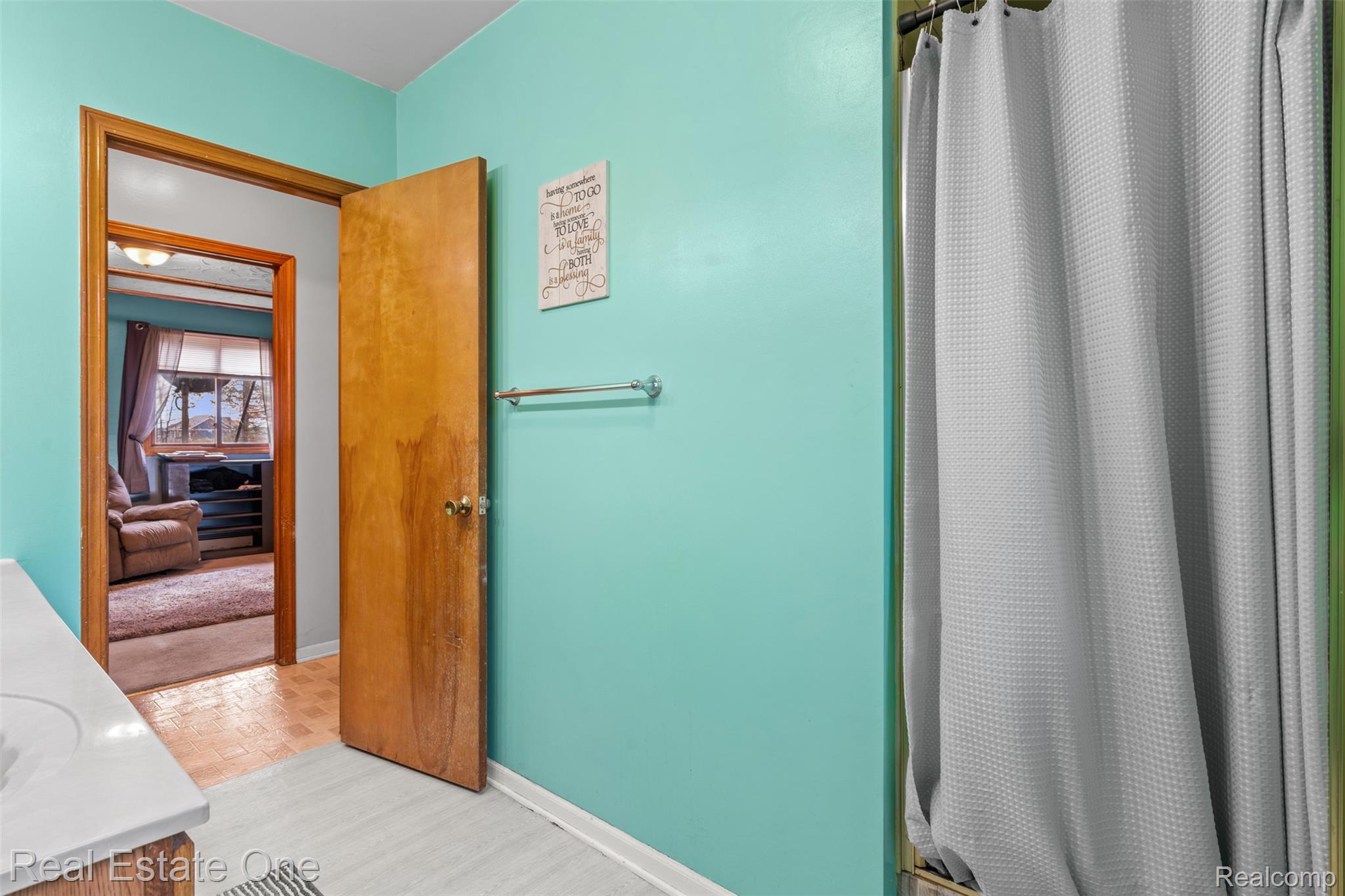 5122 Elizabeth Lane
