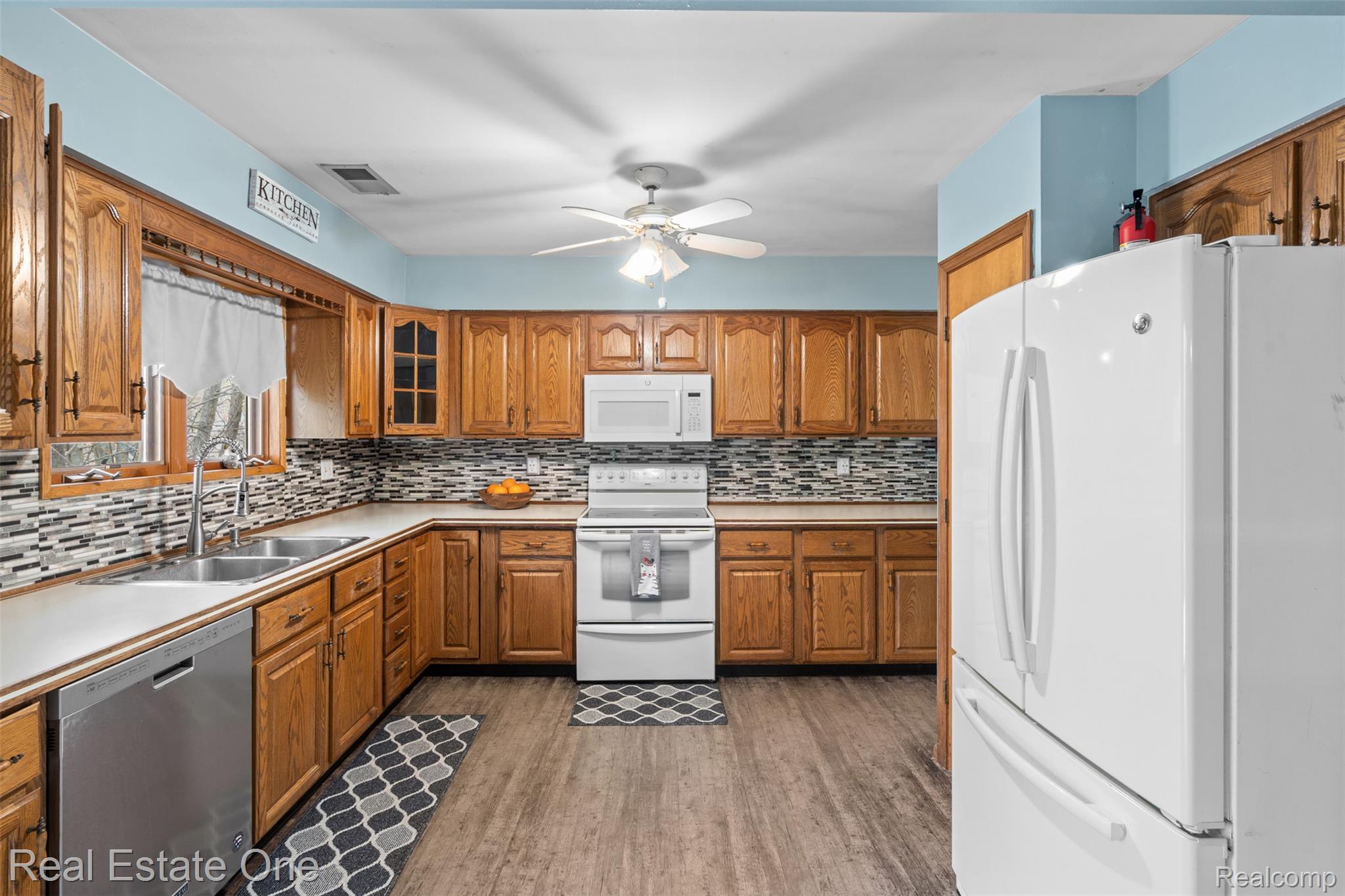 5122 Elizabeth Lane