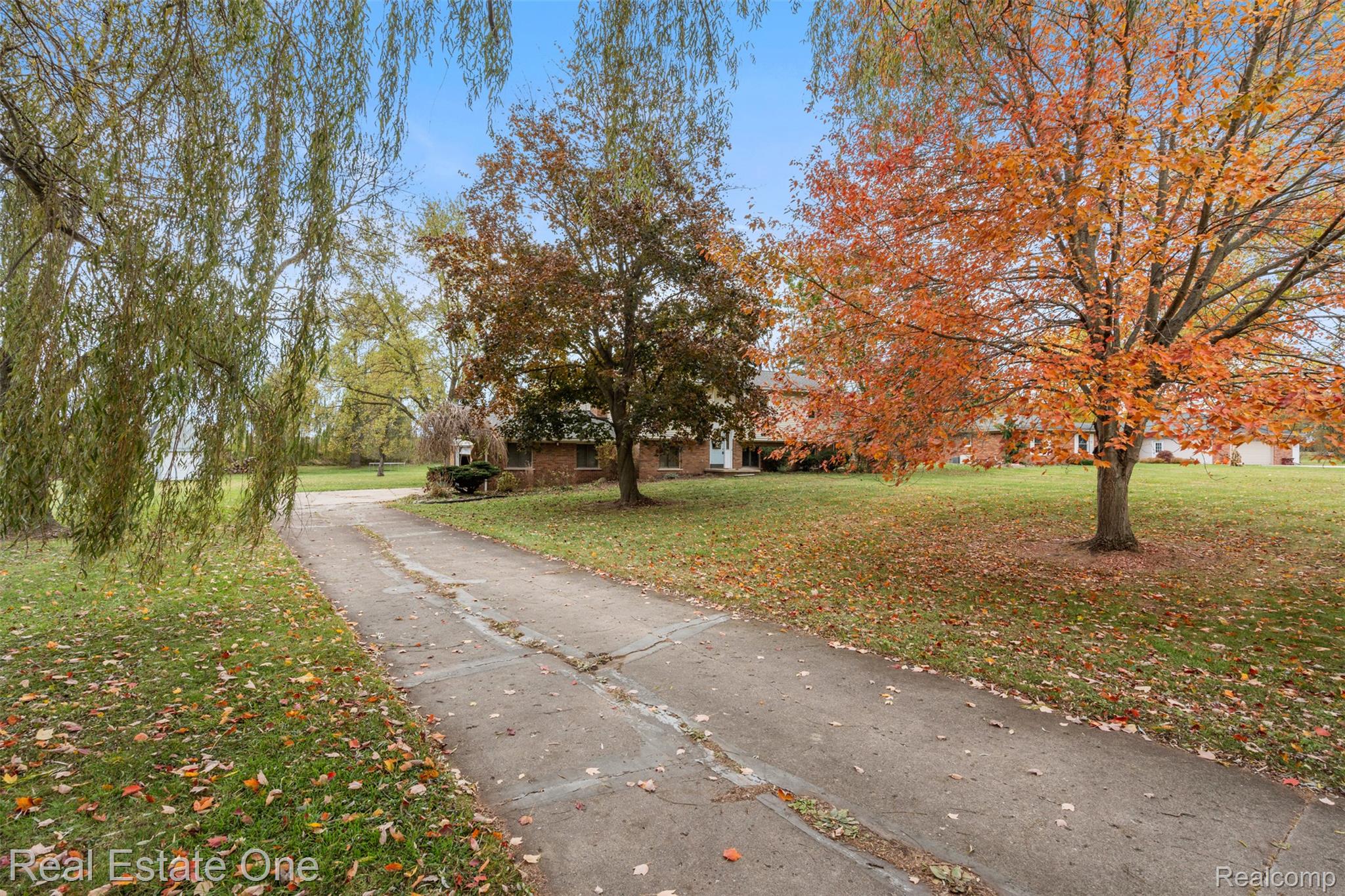5122 Elizabeth Lane