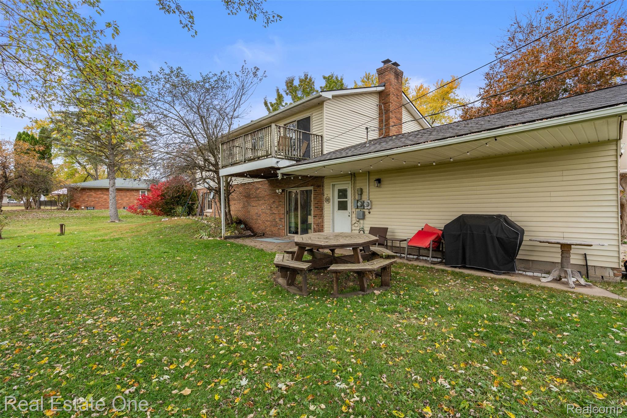 5122 Elizabeth Lane