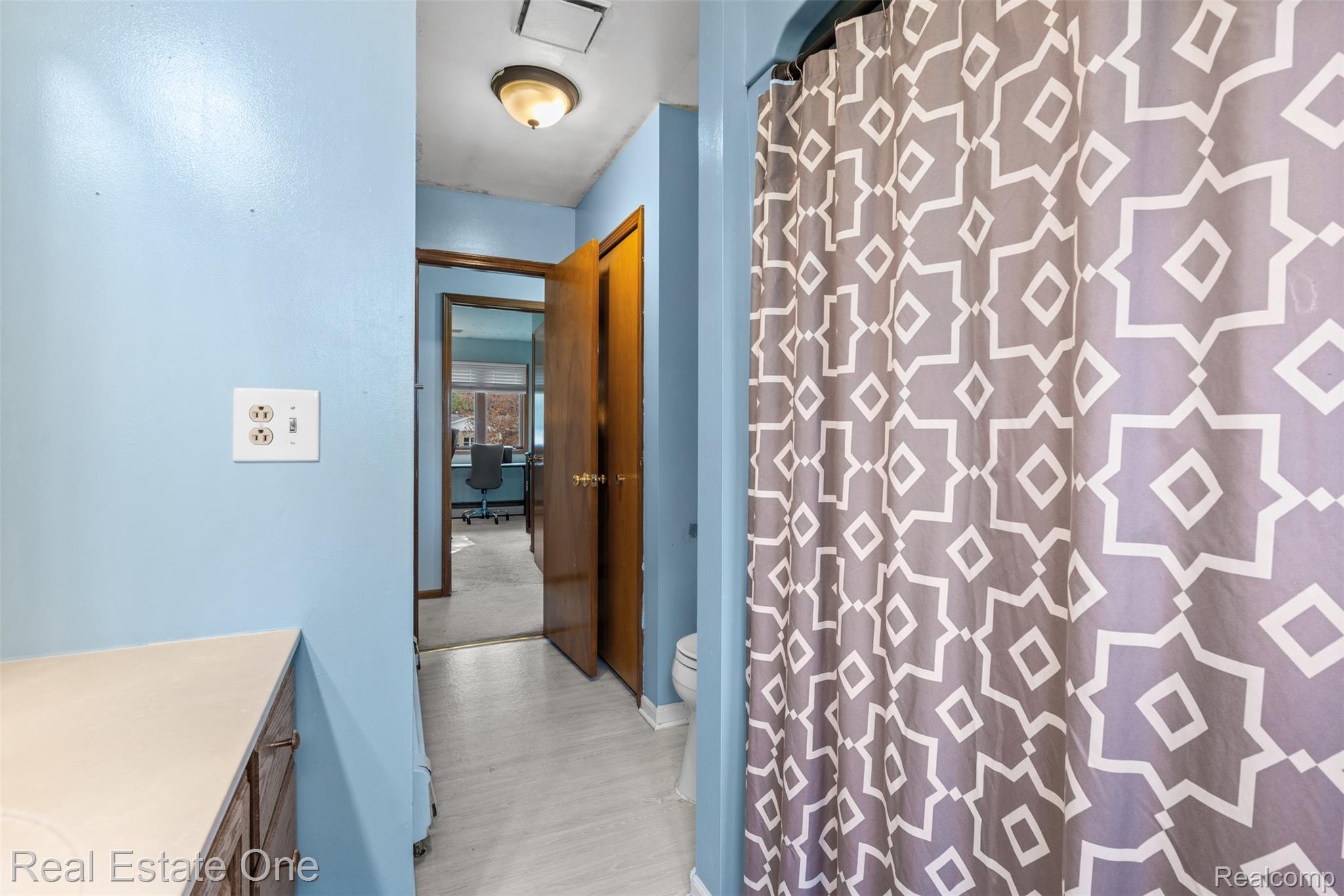 5122 Elizabeth Lane