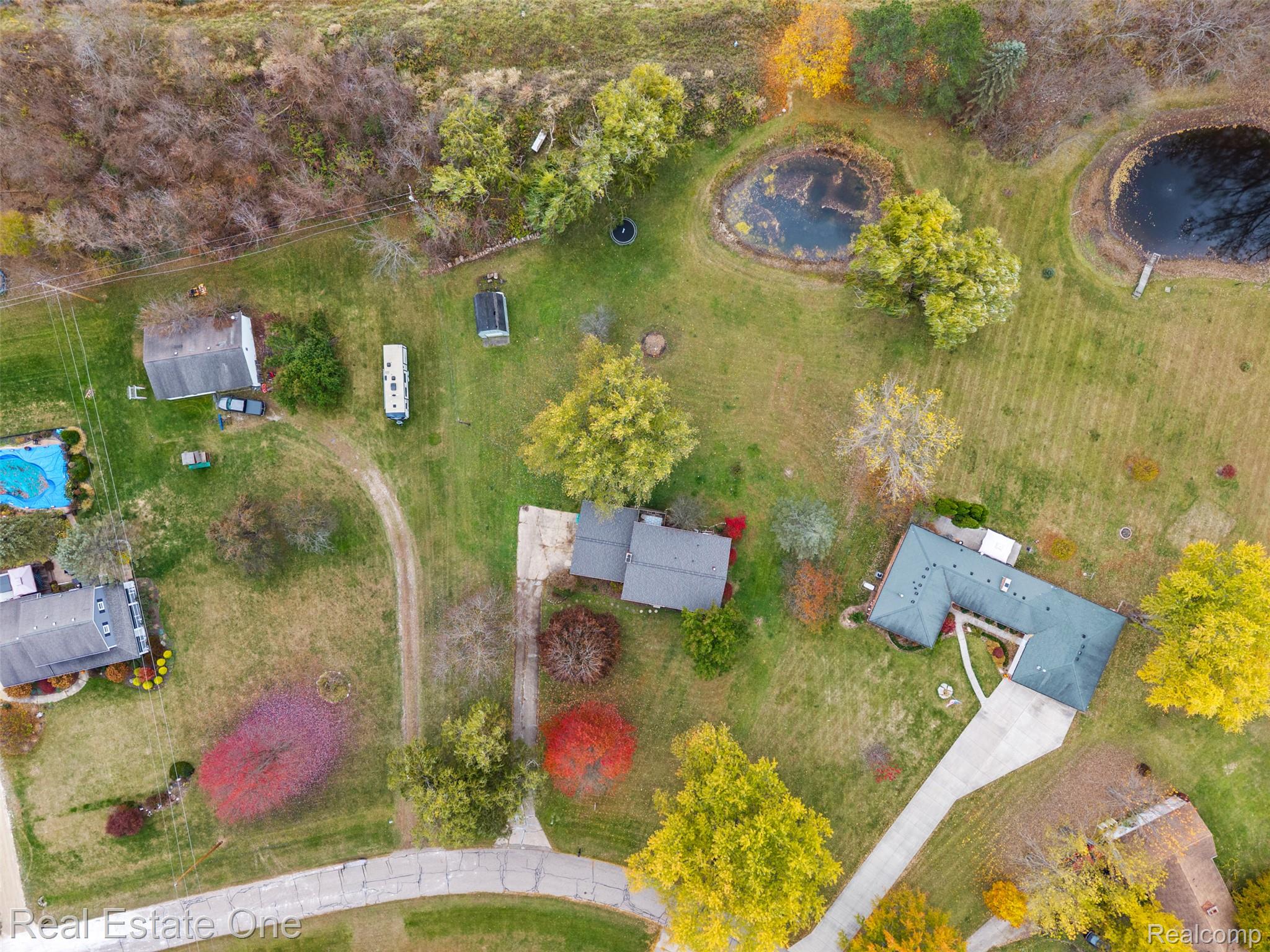 5122 Elizabeth Lane