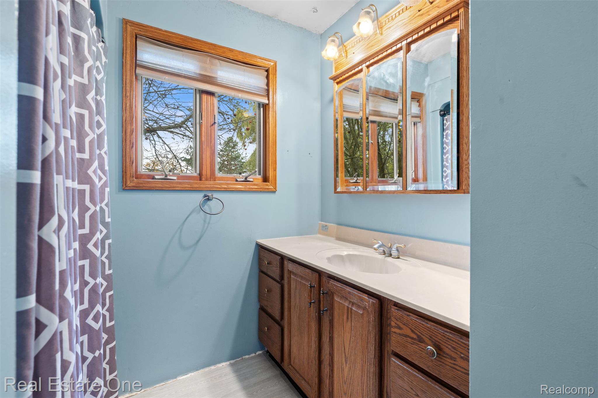 5122 Elizabeth Lane